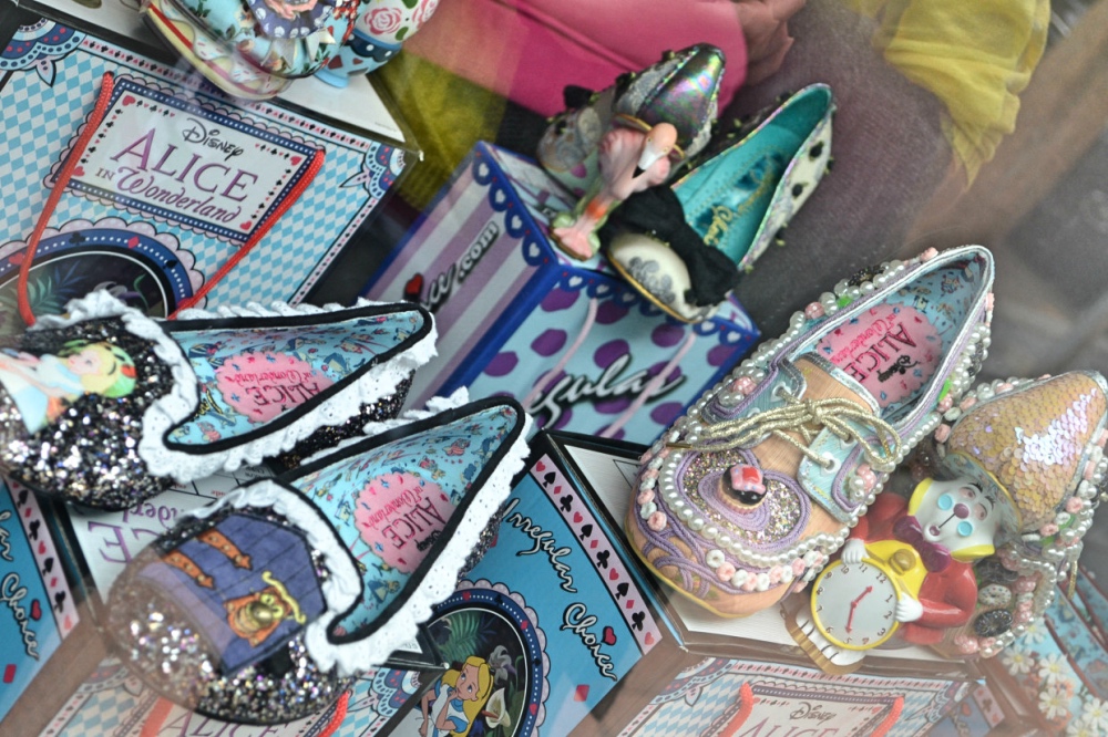 Alice in wonderland shoes for girls