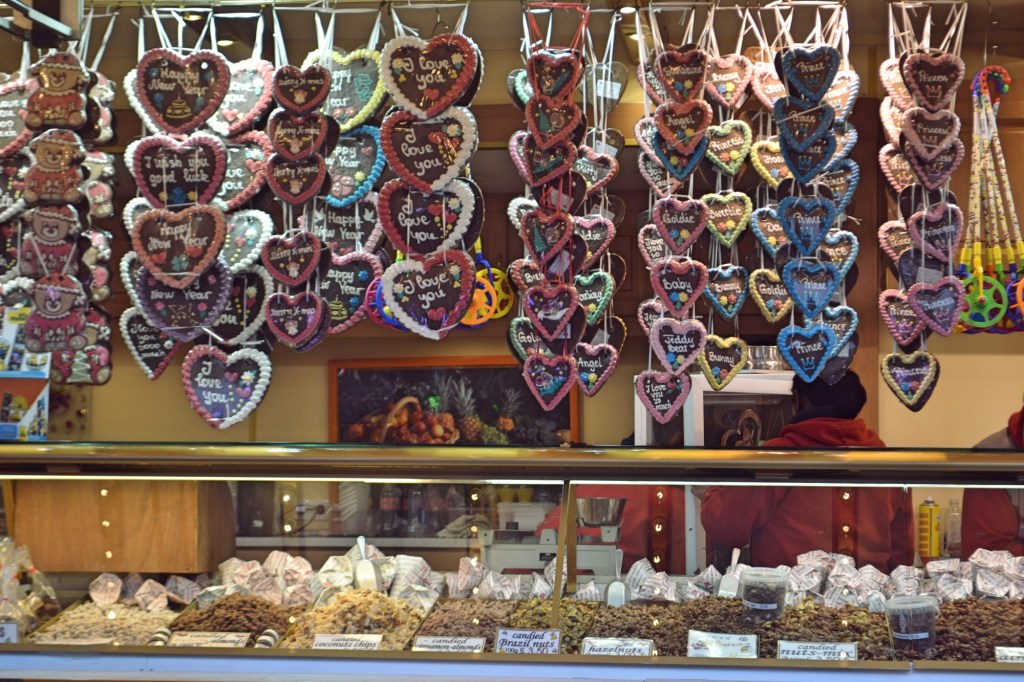 winter-wonderland-hyde-park-huts