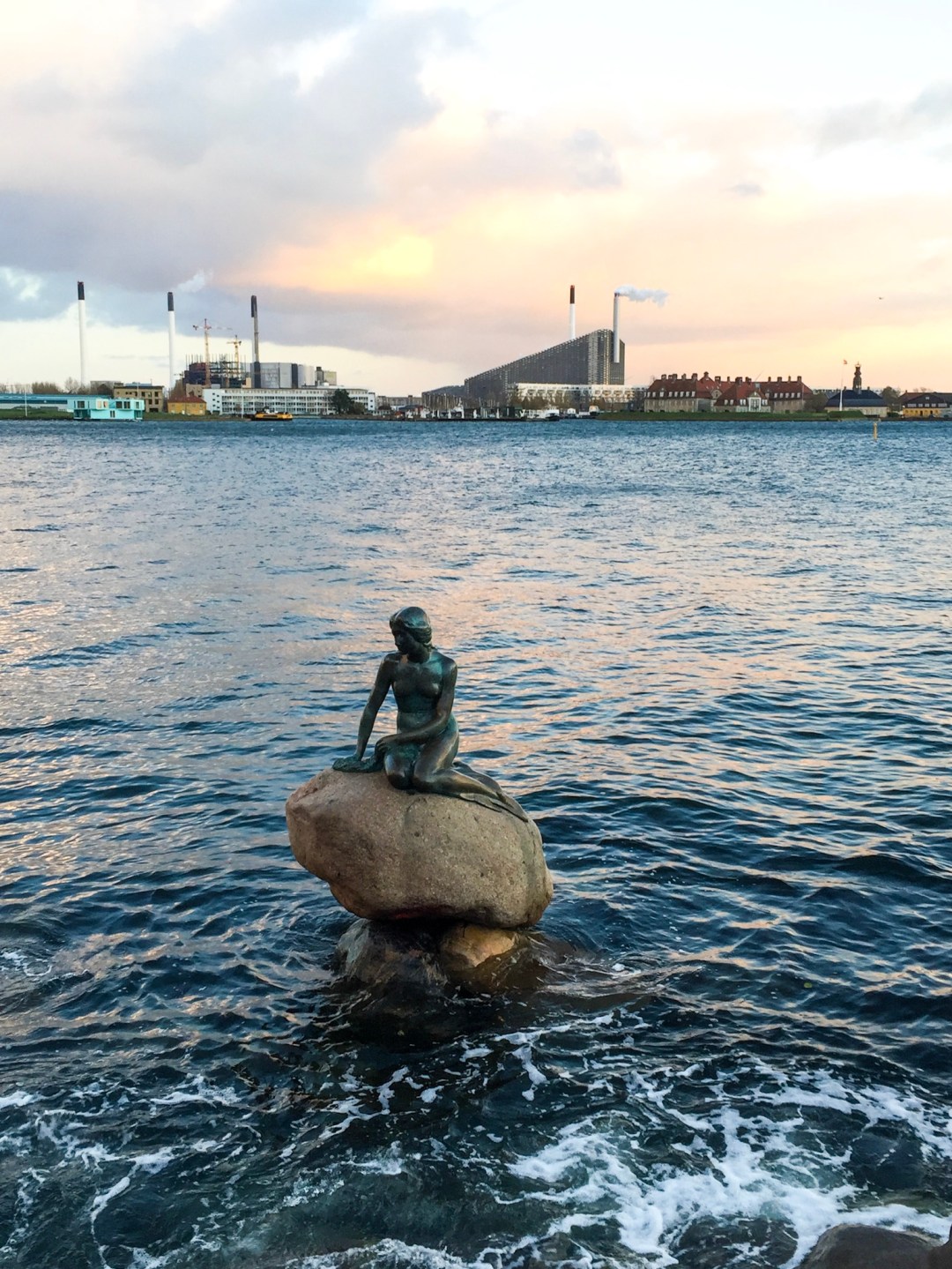 Den Lille Havfrue - The Little Mermaid statue Copenhagen