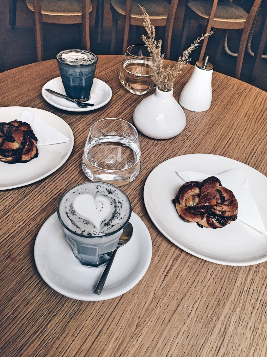 charcoal latte with activated charcoal