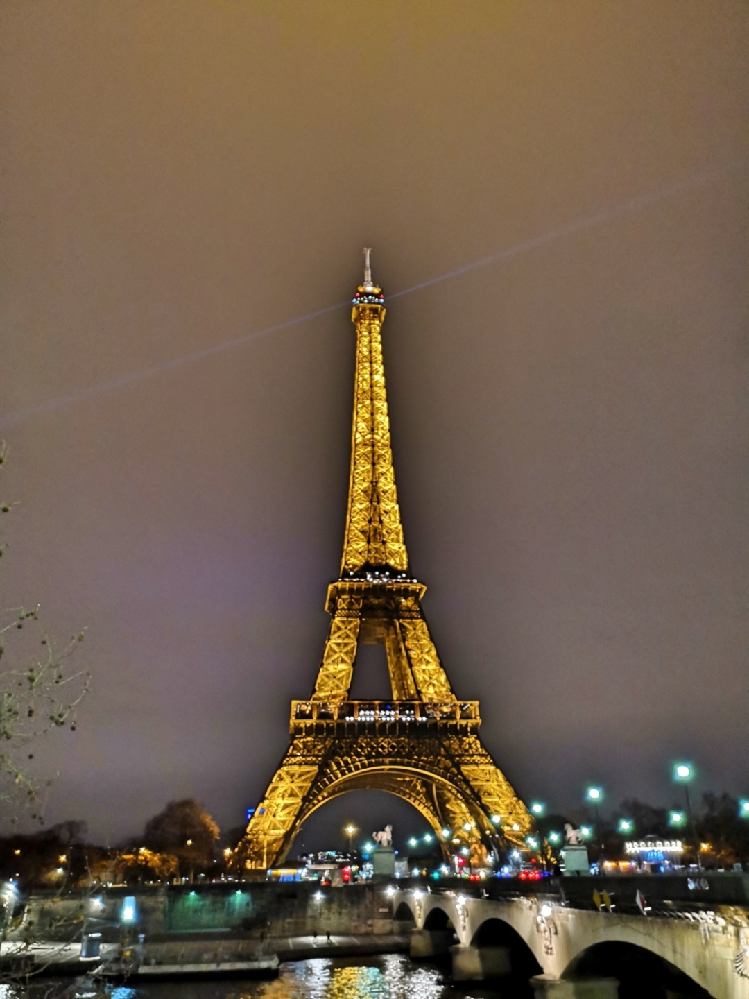 Carrousel de la Tour Eiffel - pont d'Iena Paris