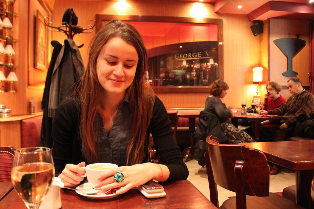 Georges V Cafe Pairs 120 Av. des Champs-Elysees, 75008 Paris, France