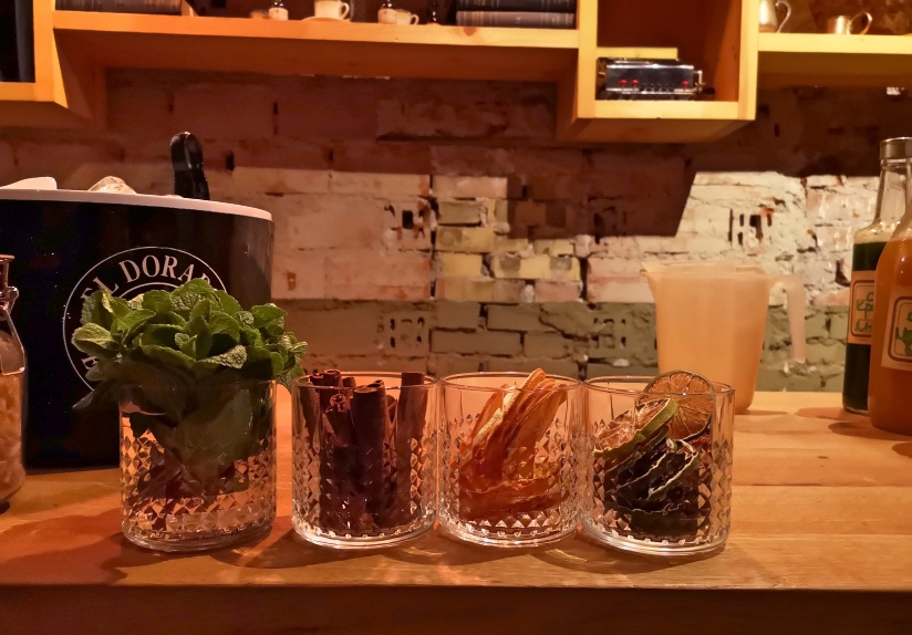 Sputnik Sofia cocktail bar address Yanko Sakazov blvd