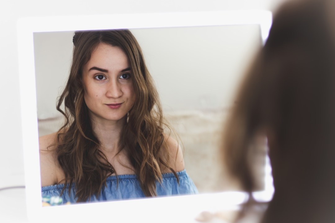 curls with hair straightener Remington Bulgaria