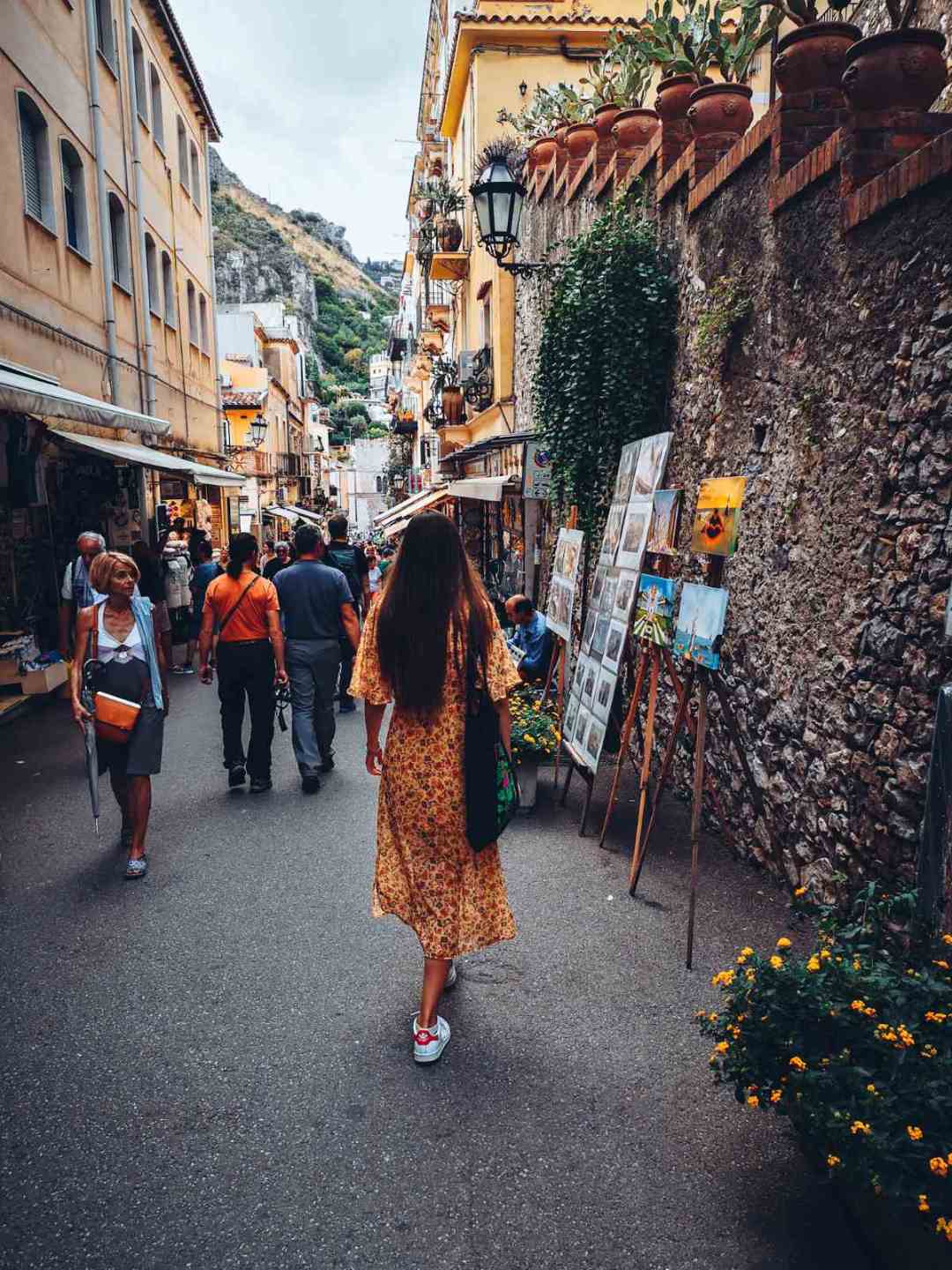 Corso Umberto - Narrow streets of Taormina Sicilia