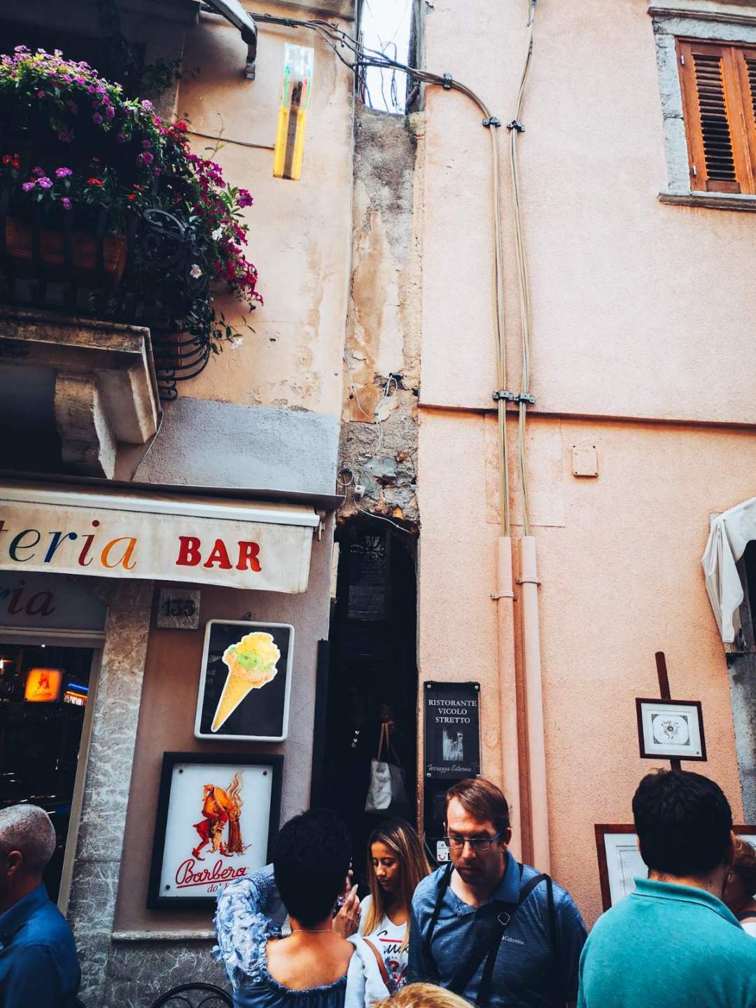 Smallest street in Taormina - Vicollo Stretto