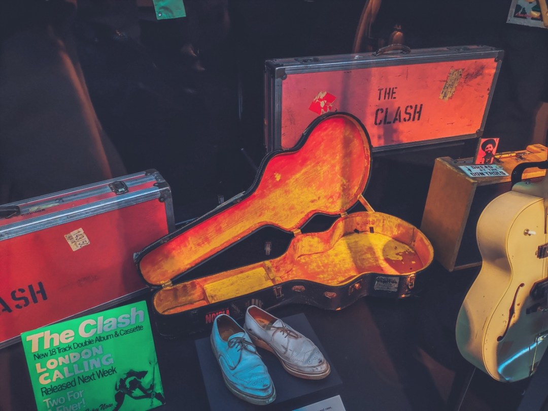 Пол Симонън от The Clash