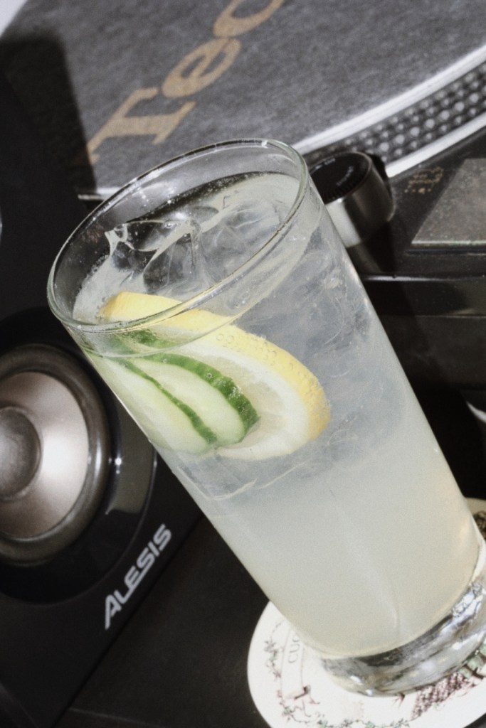 лимонада с краставица и джин