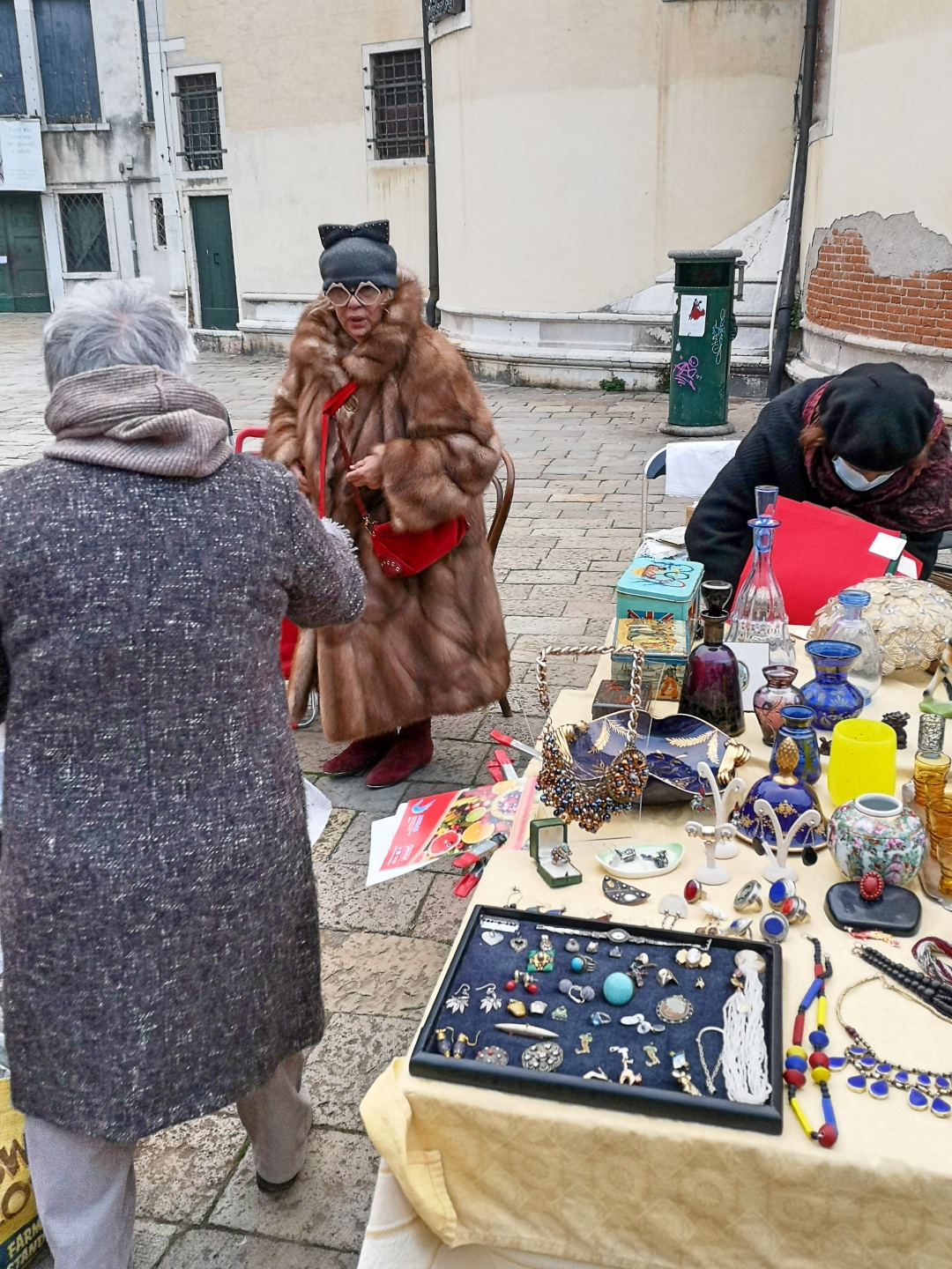Campo Santa Maria Formosa flea market