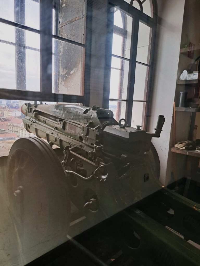 залп от оръдие кула Лотршчак Загреб